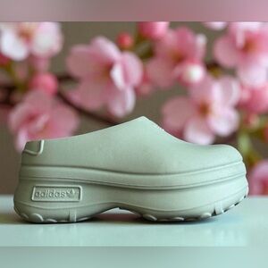 ADIDAS Adifom Stan Smith Sage Green Slip-On Clogs Size 6 Women/Teen NWOT